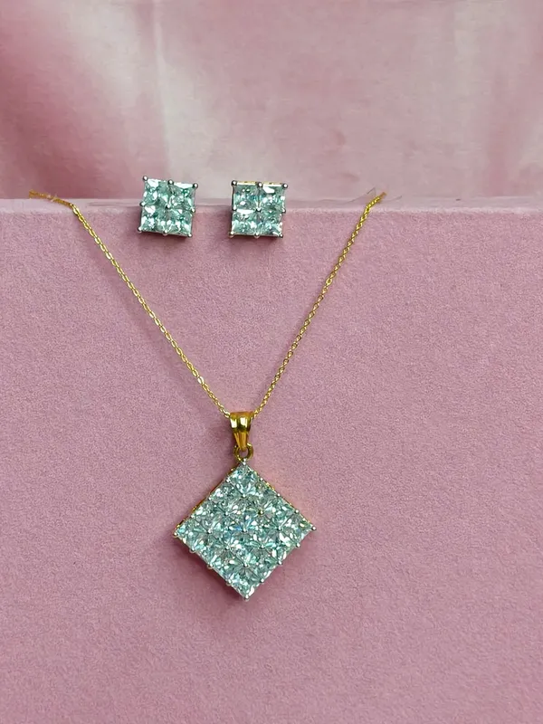 Light_Green_Alloy_Gemstone_Cluster_Pendant_Necklace_Set_For_Women
