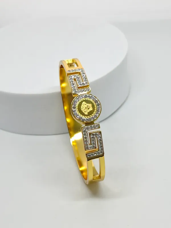 Gold_Plated_Austrian_Crystal_Bracelet_Bangle_for_Women