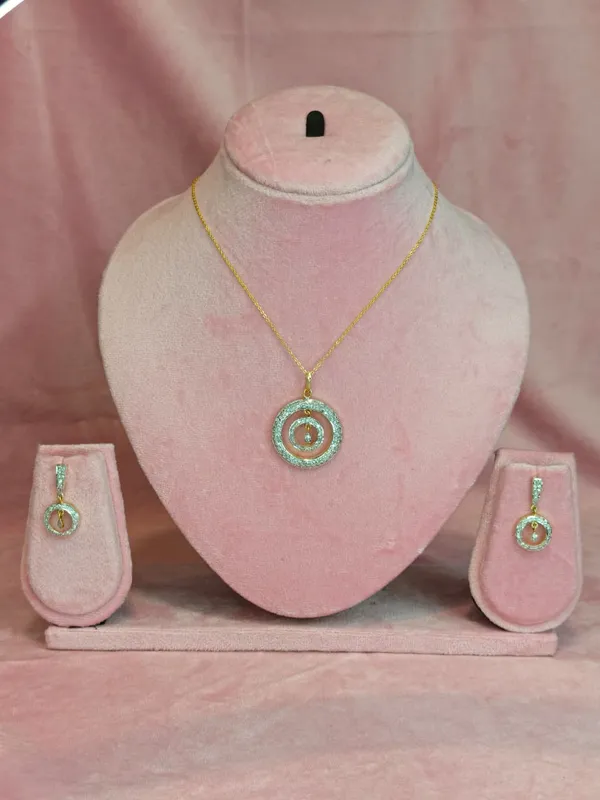 Gold_Plated_American_Diamond_Circular_Pendant_Necklace_Set_For_Women
