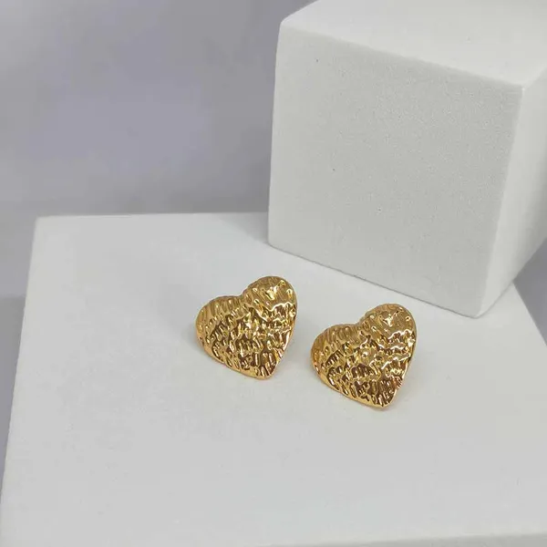 Gold_Alloy_Heart_Stud_Earrings_For_Women
