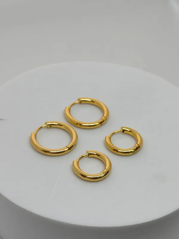Gold_Plated_Stainless_Steel_Huggie_Hoop_Earrings_Set