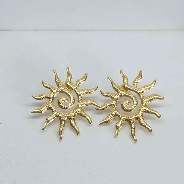 Gold_Alloy_Sunburst_Statement_Earrings_For_Women