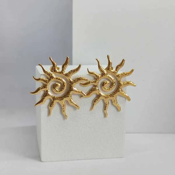 Gold_Alloy_Sunburst_Statement_Earrings_For_Women