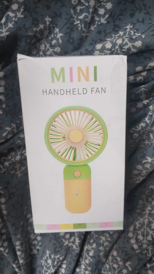 Green_And_Yellow_Compact_Handheld_Portable_Fan