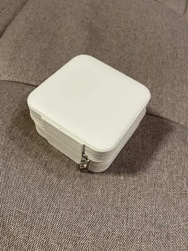 Off_White_Travel_Multi-Compartment_Jewelry_Organizer_Box_With_Zipper