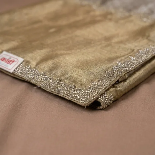 Gold_Banarasi_Tissue_Silk_Traditional_Embroidered_Border_Saree_For_Women
