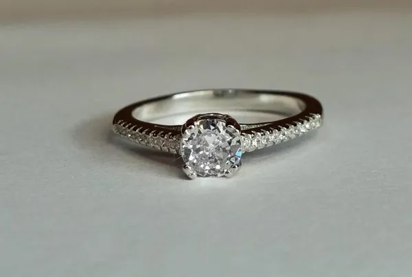 Silver_Solitaire_Diamond_Pave_Band_Engagement_Ring_For_Women_|_Made_With_Pure_925_Silver