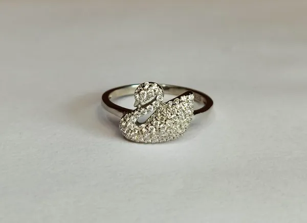 Silver_Crystal_Swan_Ring_For_Women_|_Made_With_Pure_925_Silver