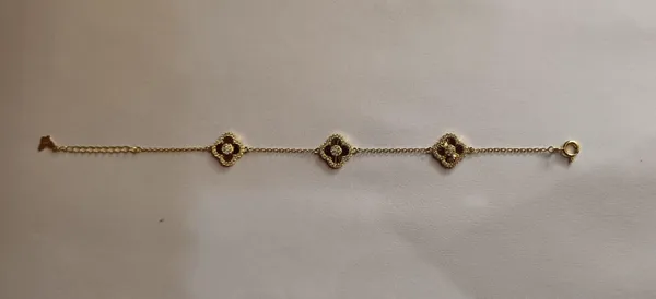 Gold_Floral_Motif_Chain_Bracelet_For_Women_|_Made_With_Pure_925_Silver