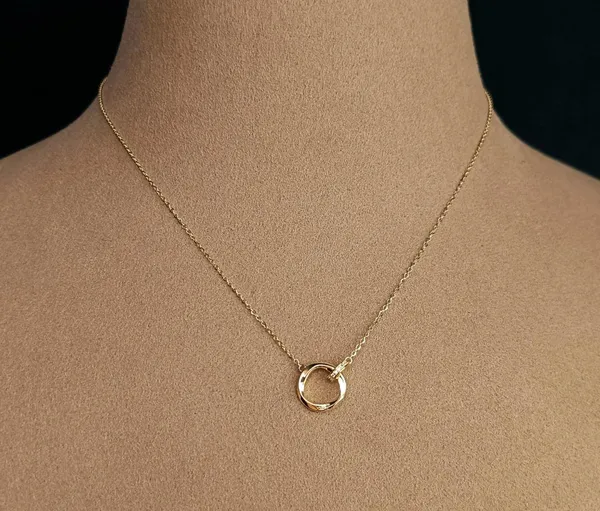 Gold_Minimalist_Circle_Pendant_Necklace_For_Women_|_Made_With_Pure_925_Silver