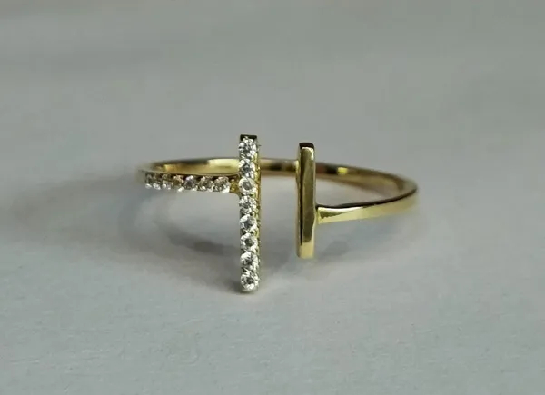 Gold_Crystal_Parallel_Bar_Ring_For_Women_|_Made_With_Pure_925_Silver