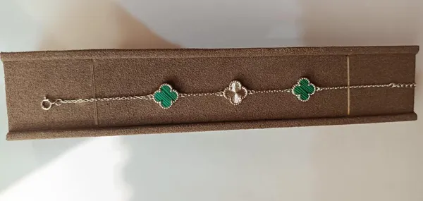 Green_Malachite_Clover_Gold_Plated_Chain_Bracelet_For_Women_|_Made_With_Pure_925_Silver