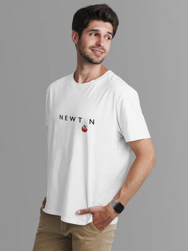 NEWTON’S_APPLE_Regular_Fit_Tshirt