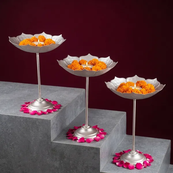 Gold_Metal_Diya_Stand_For_Pooja_Pack_Of_3