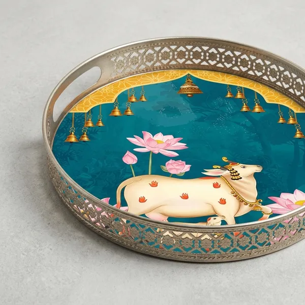 Gold_Metal_Serving_Tray_For_Home_Decor