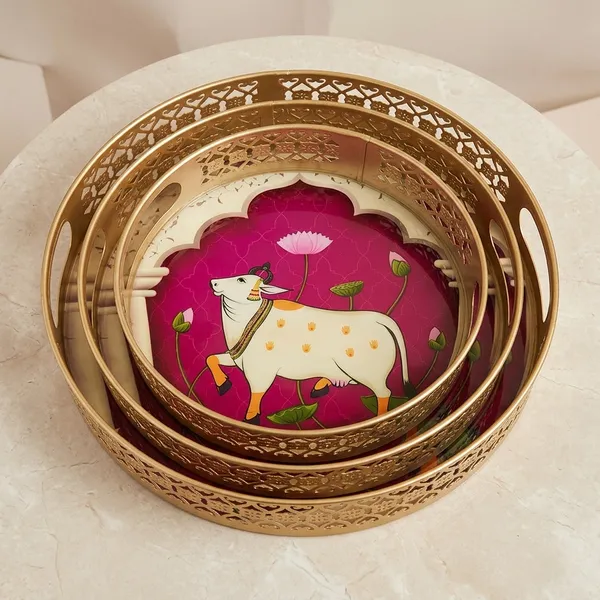 Gold_Metal_Serving_Tray_For_Home_Decor