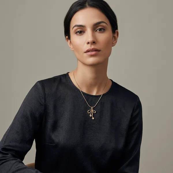 Gold_Alloy_Bow_Pendant_Necklace_For_Women