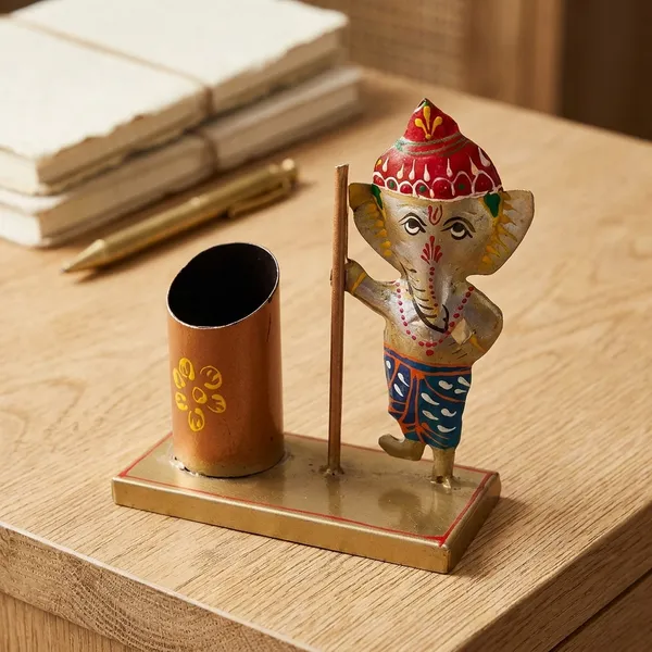 Iron_Decorative_Gold_Figurine_Showpiece