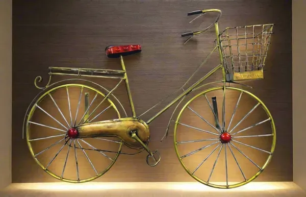 Iron_Copper_Cycle_Decorative_Showpiece