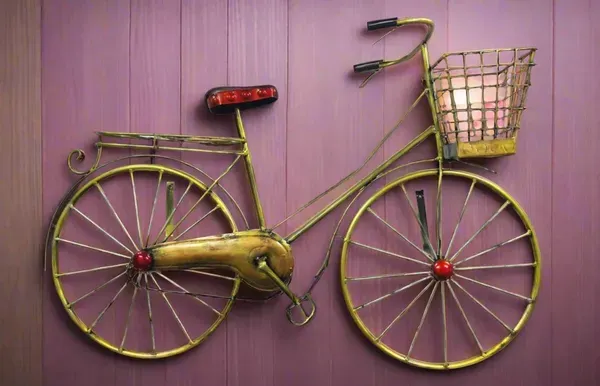 Iron_Copper_Cycle_Decorative_Showpiece