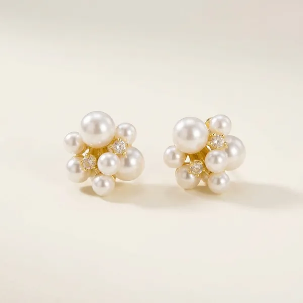 Pearl_Cluster_Stud_Earrings_with_Gold_Accent