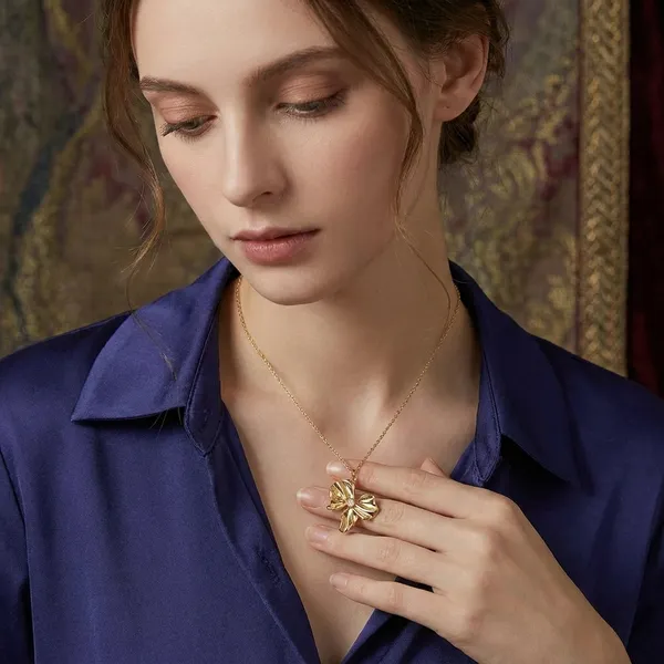 Gold_Tone_Butterfly_Pendant_Chain_Necklace