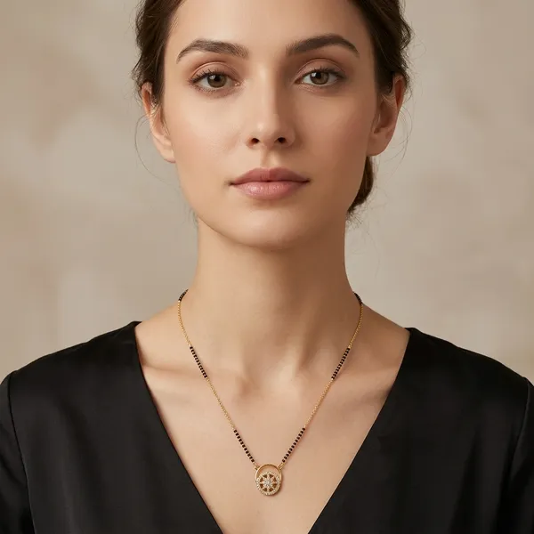 Gold_Black_Beaded_Chain_Pendant_Necklace_For_Women