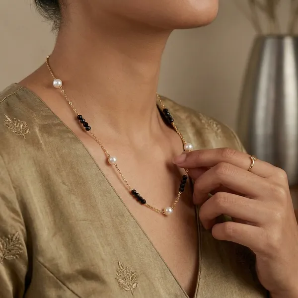 Gold_Chain_White_Pearl_Black_Bead_Necklace_for_Women