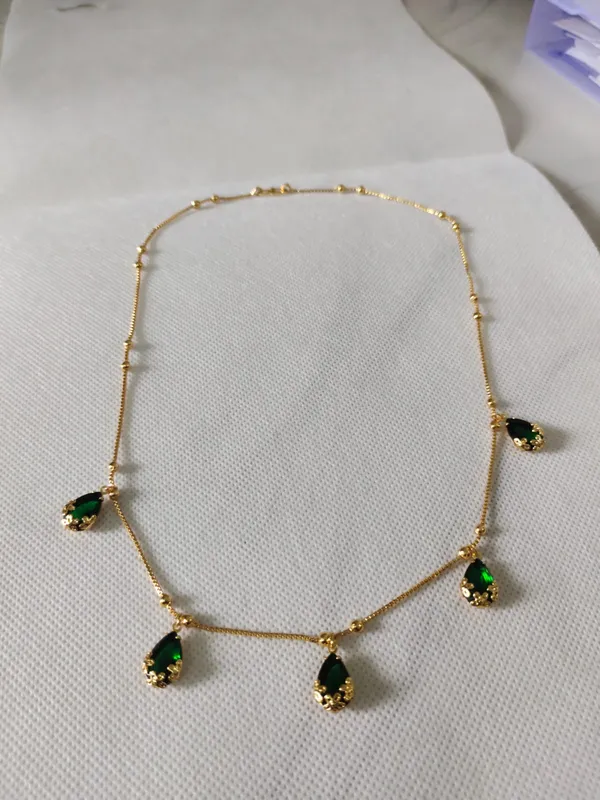 Gold_Green_Crystal_Teardrop_Pendant_Necklace_For_Women