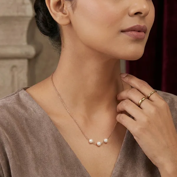 Rose_Gold_Chain_Necklace_With_Pearl_Beads