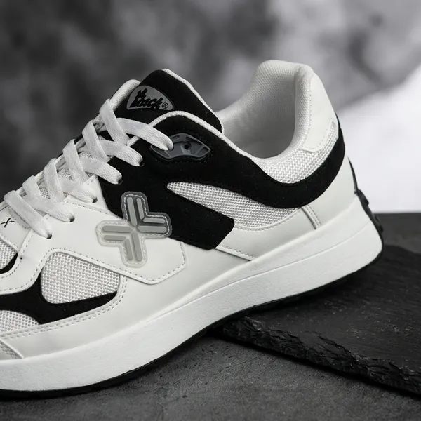 Black_And_White_Thermoplastic_Rubber_Sole_Casual_Sports_Shoes_For_Men