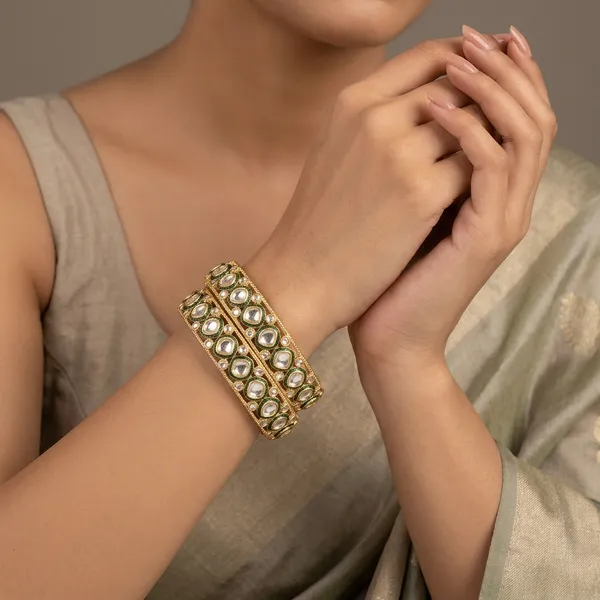 Jadau_Kundan_Bangle_Pair_with_Green_Meenakari_Borders
