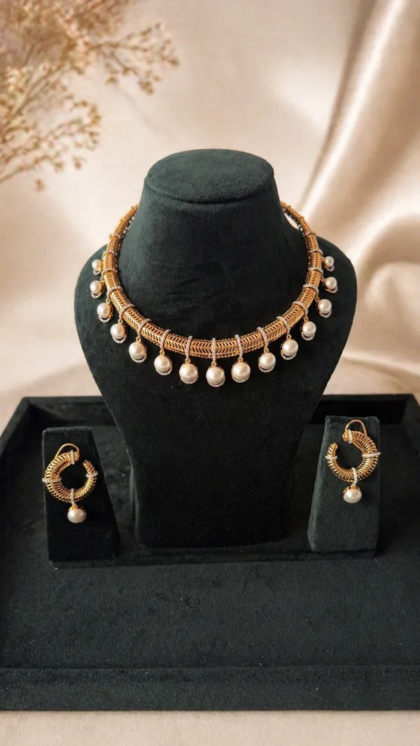 Textured_Gold_Collar_Necklace_and_Hoop_Earrings_Set_with_Pearl_Drops