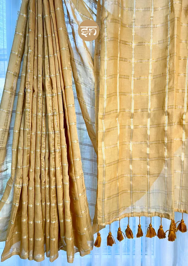 Zarisaaz:_Beige_&_Golden_Mul_Cotton_Sitar_Box_Saree_For_Women