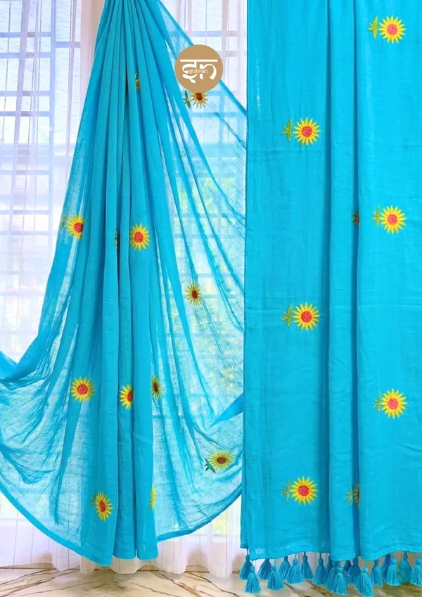 Sooraj_Ki_Bahoon_Mein:_Blue_Pure_Mul_Cotton_Saree_with_Beautiful_Sunflower_Embroidery_Work