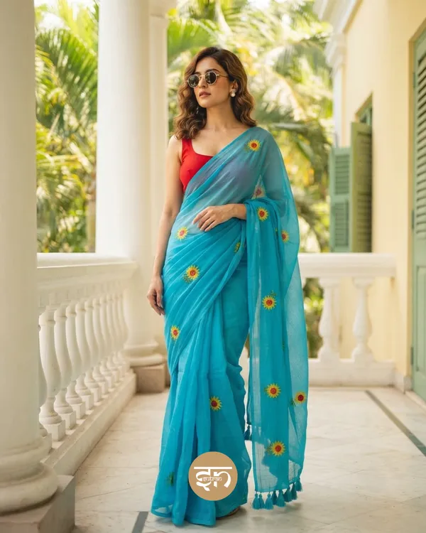 Sooraj_Ki_Bahoon_Mein:_Blue_Pure_Mul_Cotton_Saree_with_Beautiful_Sunflower_Embroidery_Work