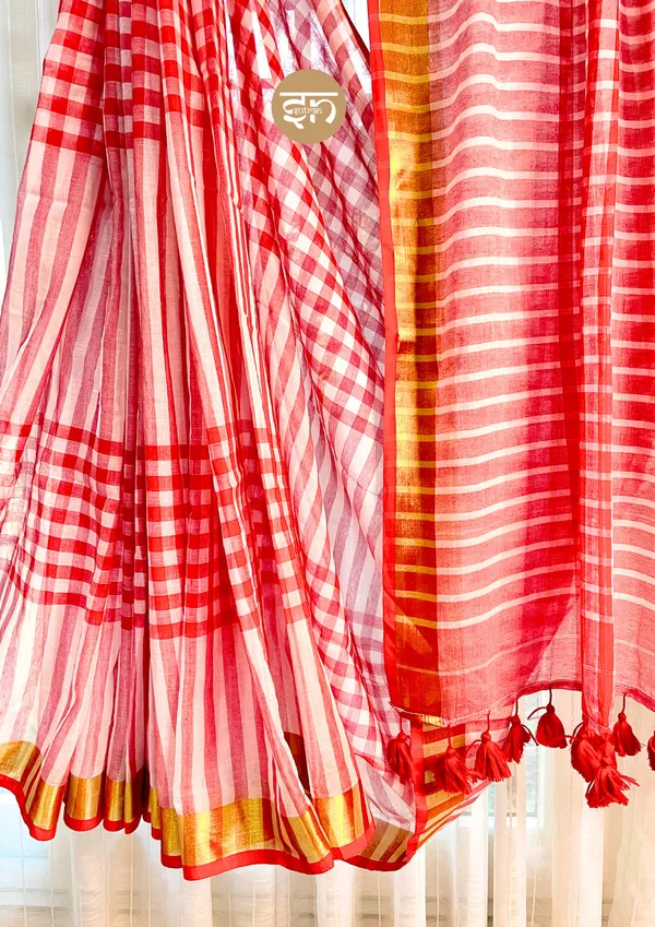 Loom_Threads:_Red_&_White_Mul_Cotton_Saree_With_Gamcha_Work_For_Women
