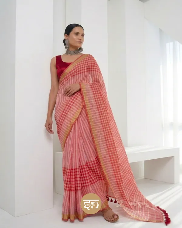 Loom_Threads:_Red_&_White_Mul_Cotton_Saree_With_Gamcha_Work_For_Women