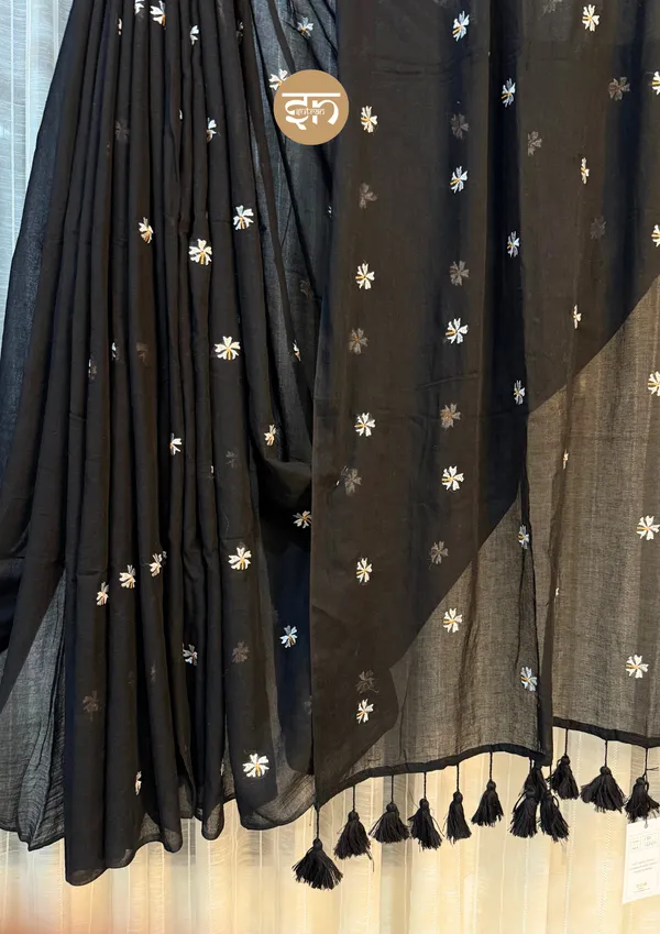 Truly_Shiuli:_Black_Mul_Cotton_Saree_With_Embroidery_Work_For_Women
