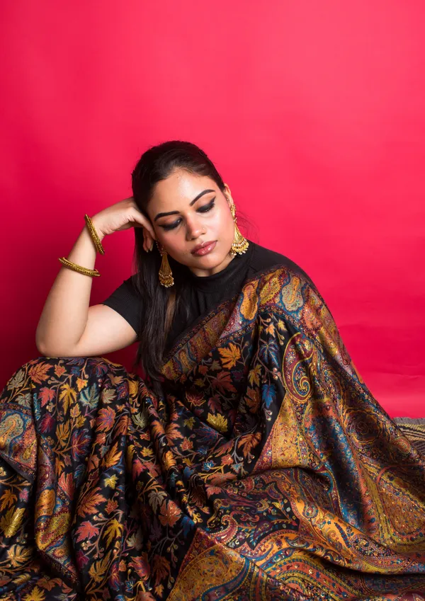 Leafloom_Noir:_Midnight_black_onyx_Mulberry_silk_with_vibrant_maple_Chinar_leaf_motifs