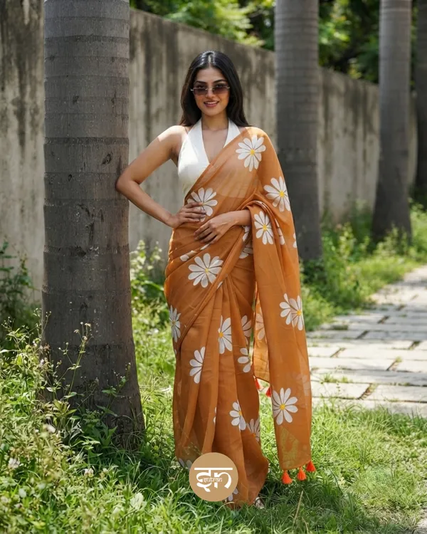 Daily_Daisy:_Tangerine_&_White_Mul_Cotton_Saree_With_Hand-Painted_Work_For_Women