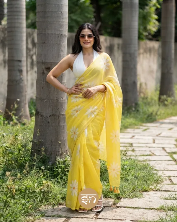 Daily_Daisy:_Yellow_&_White_Mul_Cotton_Saree_With_Hand-Painted_Work_For_Women