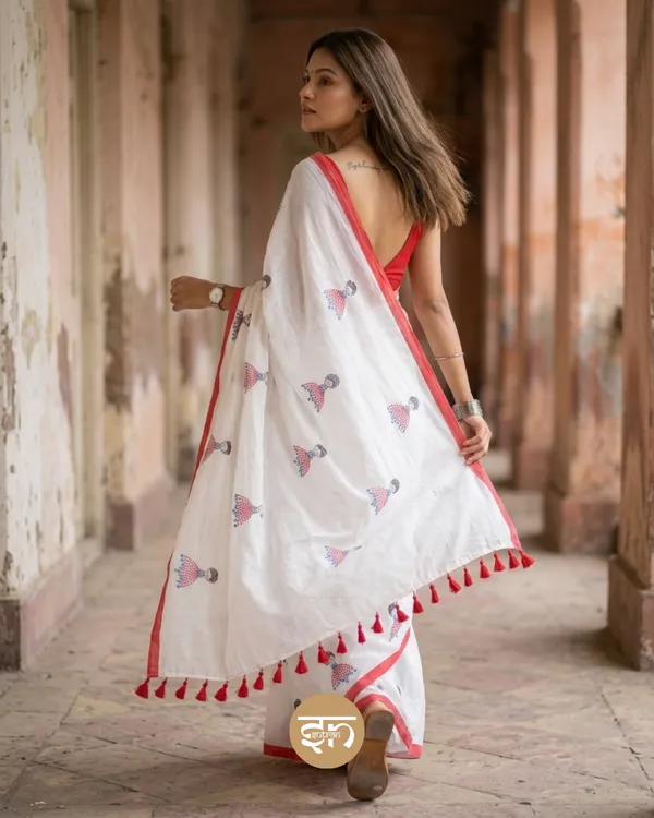 Dolly_Molly:_White_Mul_Cotton_Saree_With_Embroidery_Work_For_Women