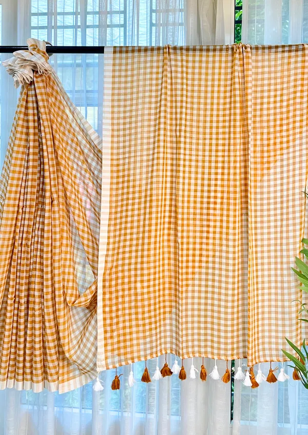 Loom_Threads:_Rust_&_White_Mul_Cotton_Saree_For_Women