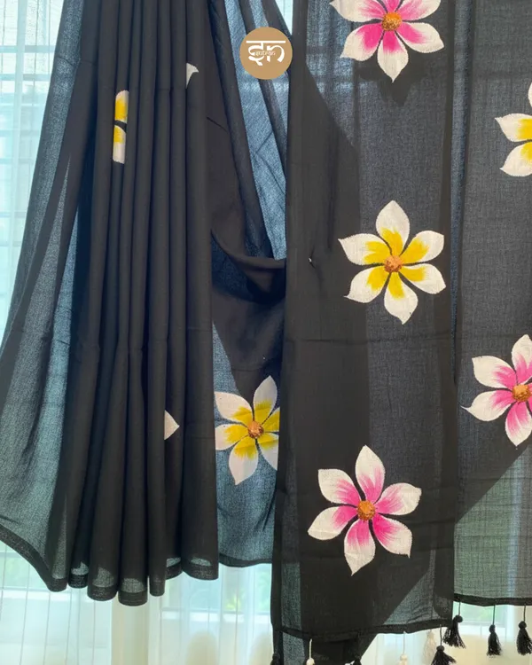 Ever_Blooming:_Black_Mul_Cotton_Saree_With_Hand-Painted_Work_For_Women