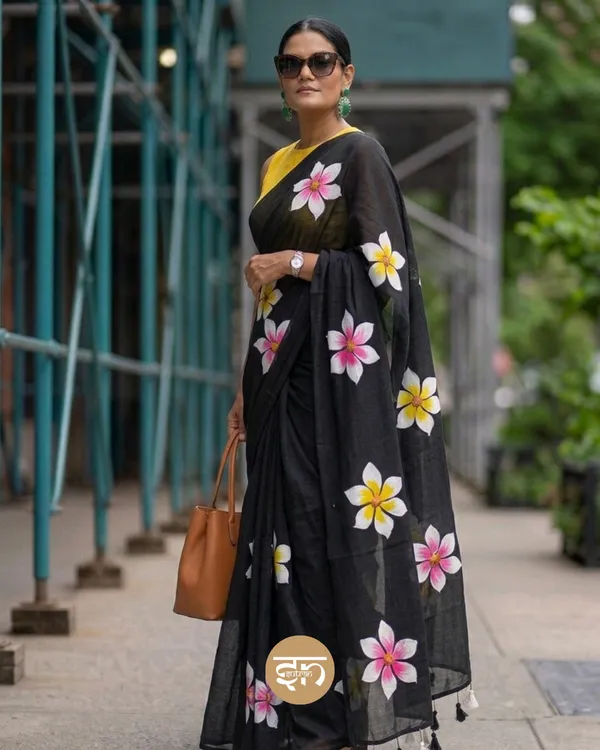 Ever_Blooming:_Black_Mul_Cotton_Saree_With_Hand-Painted_Work_For_Women