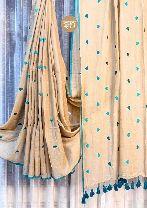 Dil_Dhadakne_Do:_Beige_&_Turqoise_Mul_Cotton_Saree_With_Embroidery_Work_For_Women