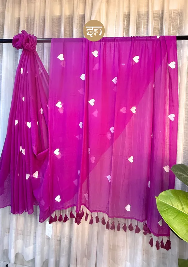 Dil_Dhadakne_Do:_Magenta_&_White_Mul_Cotton_Saree_With_Embroidery_Work_For_Women