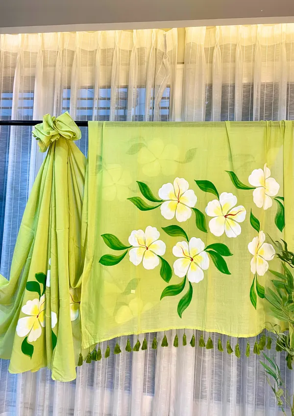 Ever_Blooming:_Green_&_White_Mul_Cotton_Saree_With_Hand-Painted_Work_For_Women