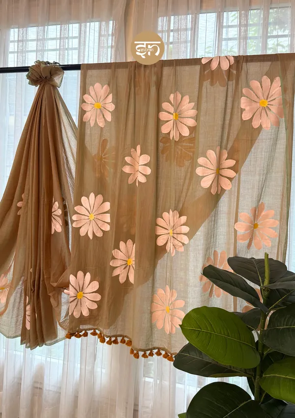 Daily_Daisy:_Brown_&_White_Dual-Tone_Mul_Cotton_Saree_With_Hand-Painted_Work_For_Women